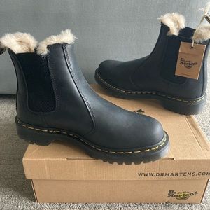 Dr. Martens Women's 2976 Leonore Lined Chelsea Boots